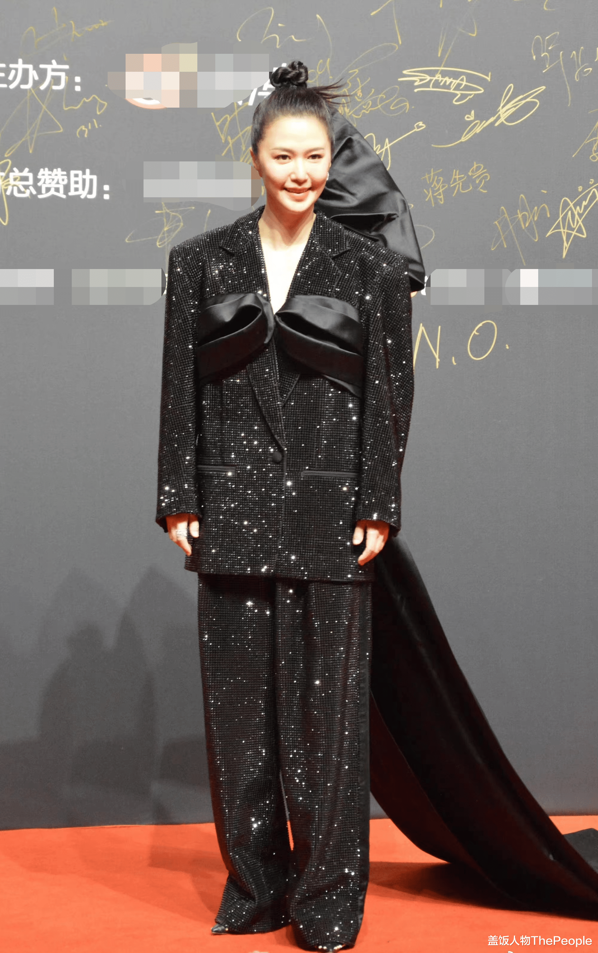 生图|阿娇小肚子、谭维维膀大腰圆、杨丞琳腿粗…女星生图揭露人间真实