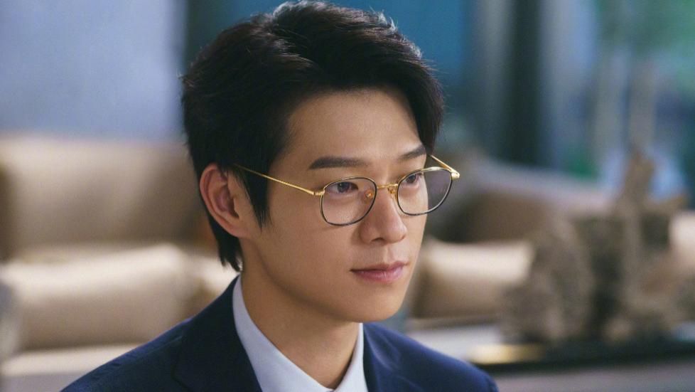 嘲讽魏大勋丑还骂观众男宝妈，路温掉粉近30万，商务也被网友抵制