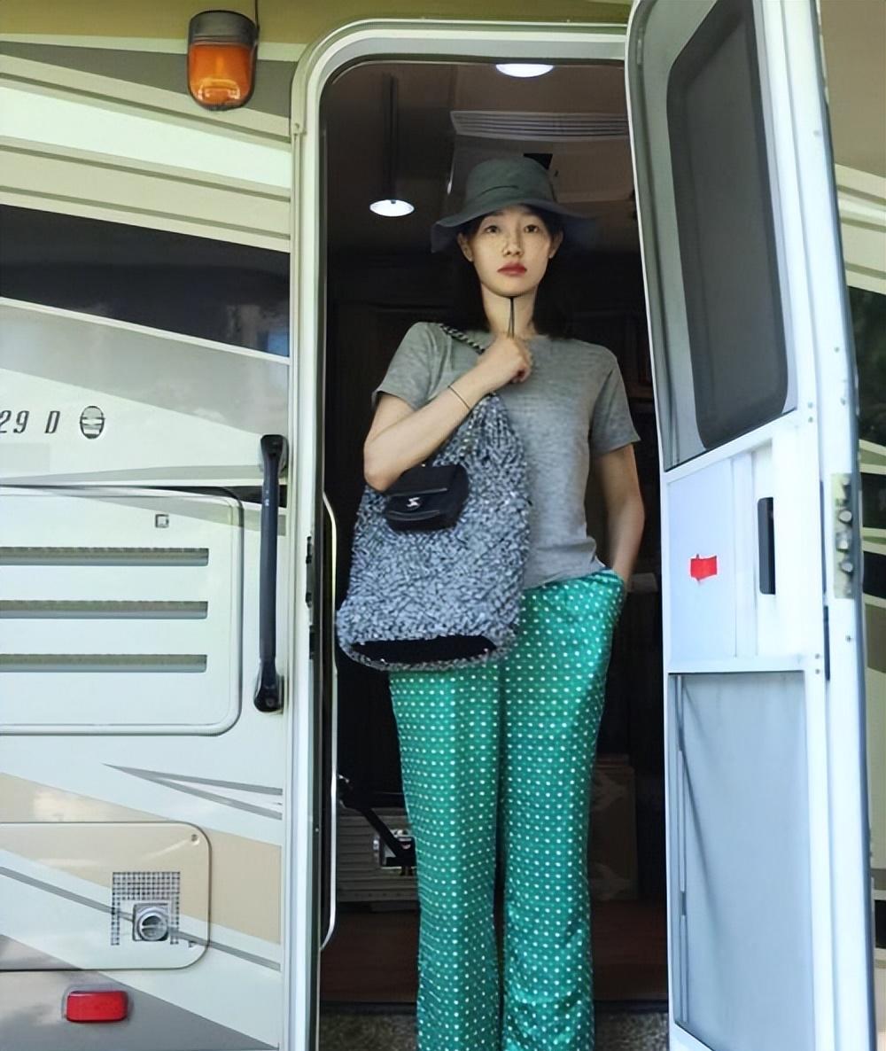 “京圈太子妃”白百何：一夜狂赚8000万，手撕杨颖炮轰王珞丹等人