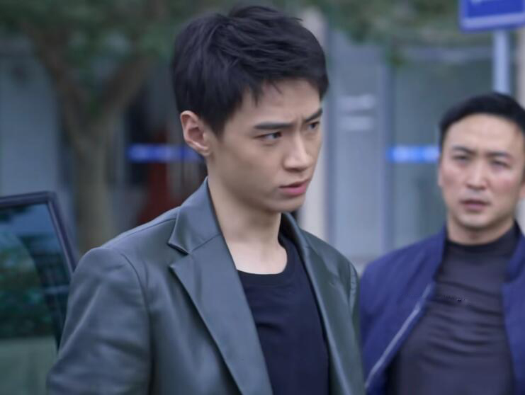 高晓晨|同样是“瞪眼”演技,《狂飙》李宏伟和高晓晨,为啥口碑两极分化