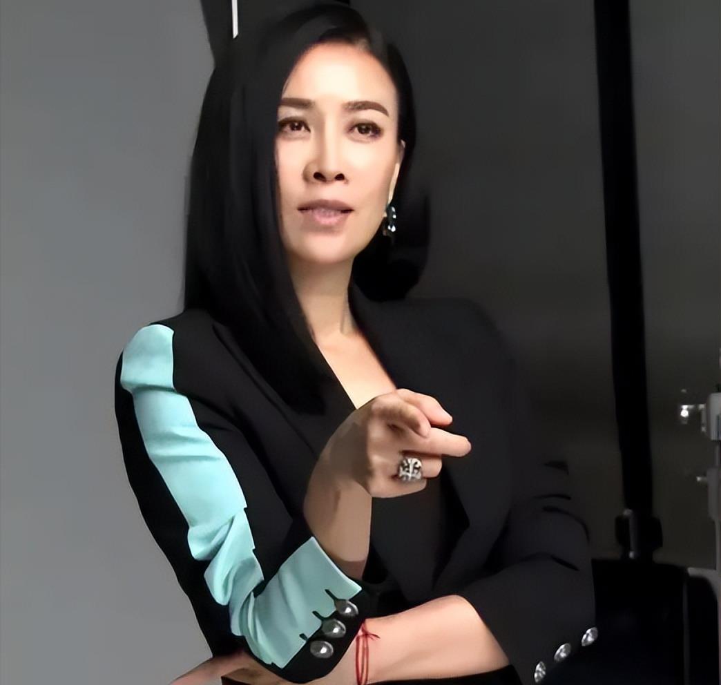 那英|好声音风波持续升级!导师那英突然传出两个坏消息,真让人捏把汗