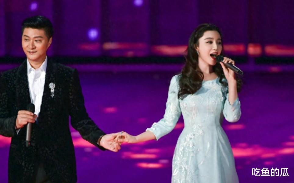 范冰冰72岁父亲引发争议，试图亲吻新娘未果，颜值如返老还童