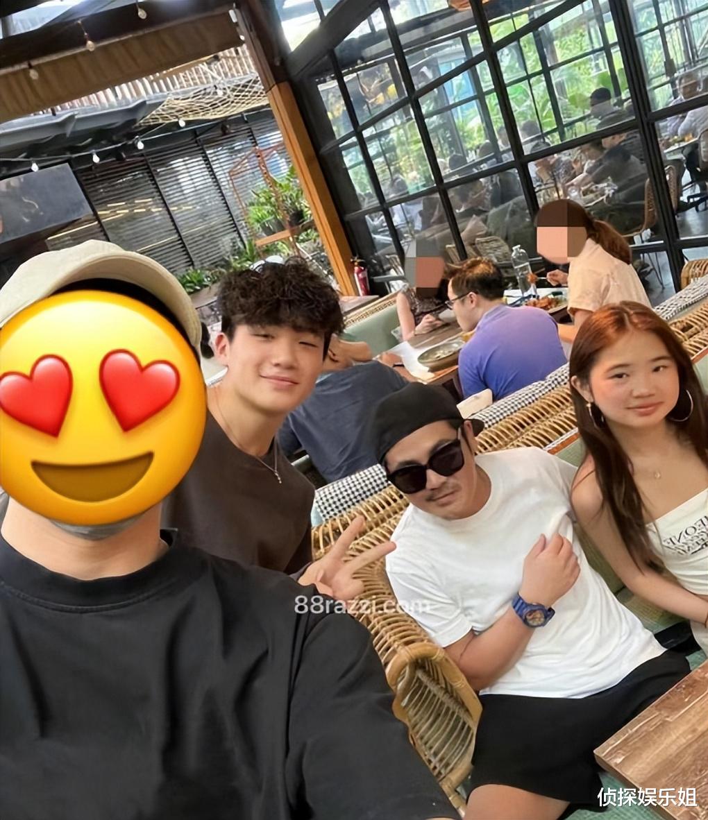 曹格12岁女儿近照,Grace穿抹胸装过于成熟,脸蛋儿像爸身材像妈