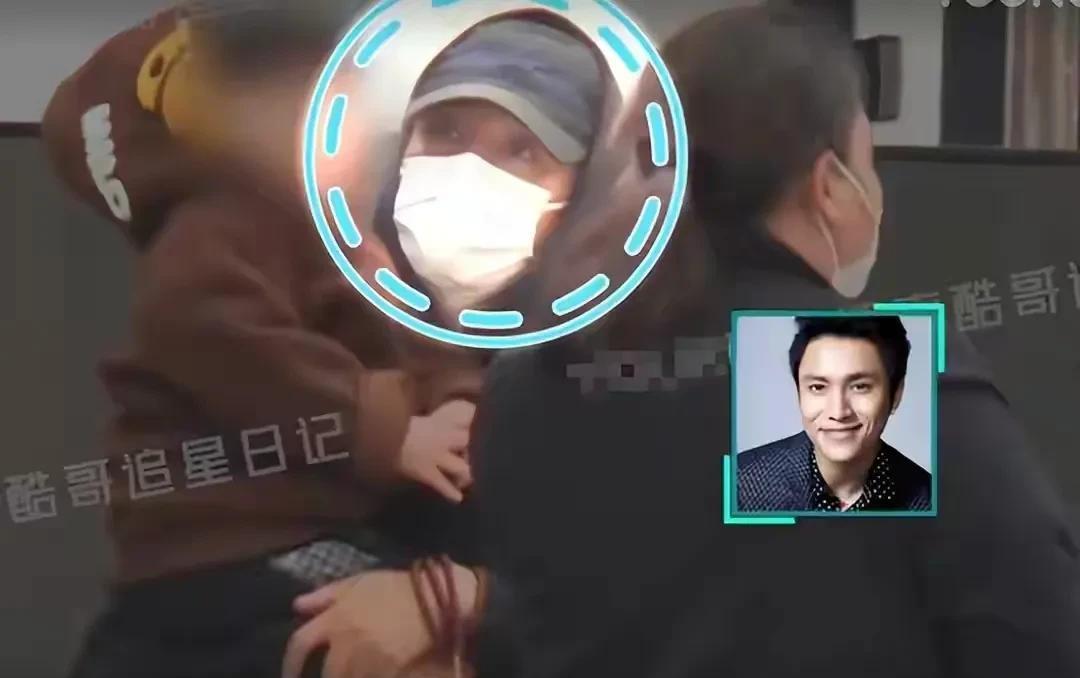 陈坤|陈坤被拍怀抱3岁男童出现在某别墅区，小孩和他极其亲密引网友热议