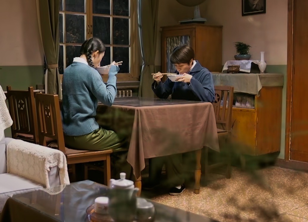 李沁|一碗西红柿鸡蛋面,将李沁在《梦海》里的窘境,体现得淋漓尽致