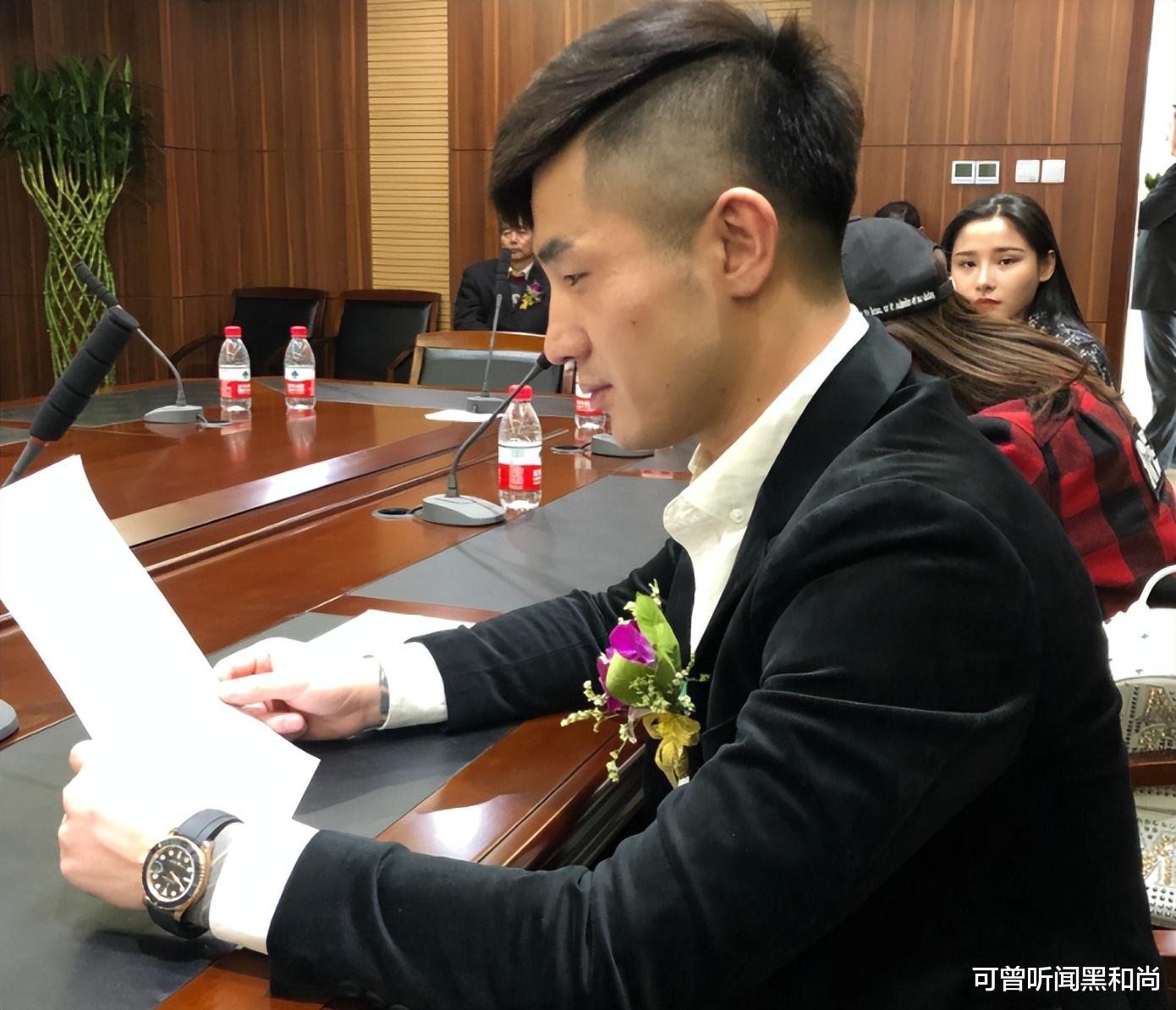 网红仙洋“二进宫”,天佑嘲讽:手里没几个钱,和阿哲一样小心眼