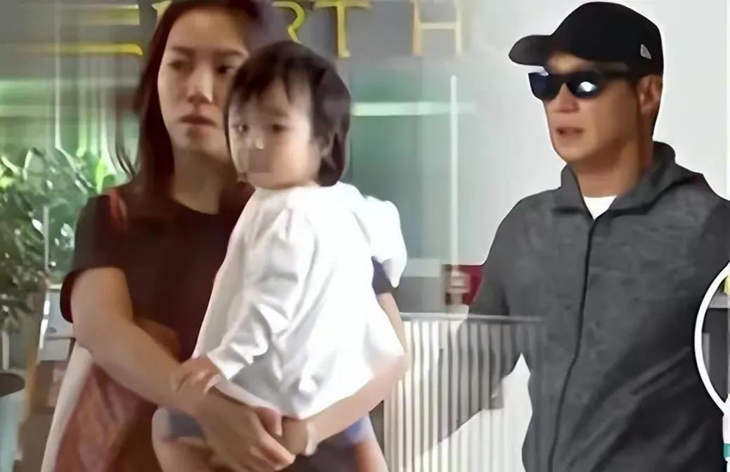 郭富城|黎明或比郭富城更抠门,阿wing带娃穿着像保姆