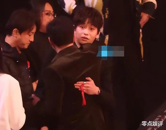 彭昱畅礼物风波愈演愈烈,删评引众怒,网友直呼:张颂文情何以堪