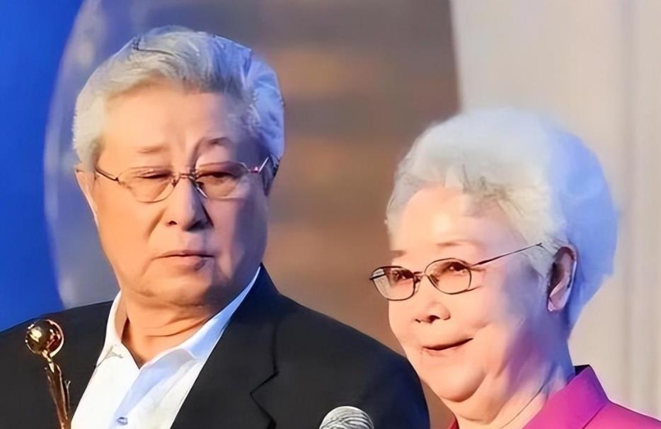 “一代男神”王心刚:高龄91岁,与病妻白头偕老,儿女已飞黄腾达