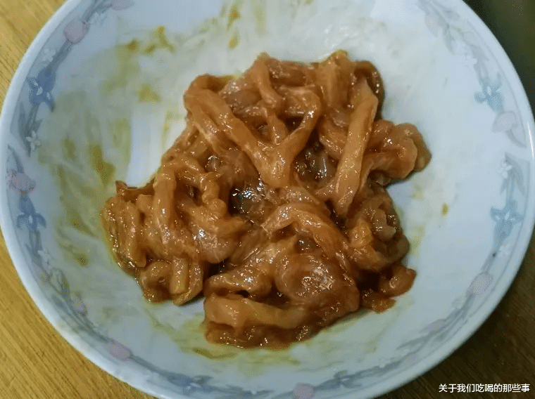 鸡蛋|无论炒肉丝还是肉片，都不要直接下锅炒，学会饭店做法，又嫩又滑