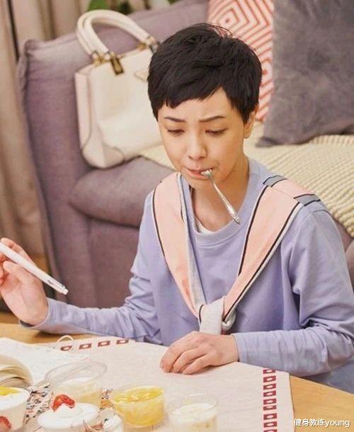 管不住嘴的郭采洁,用6个方法从“黑胖子”到女神