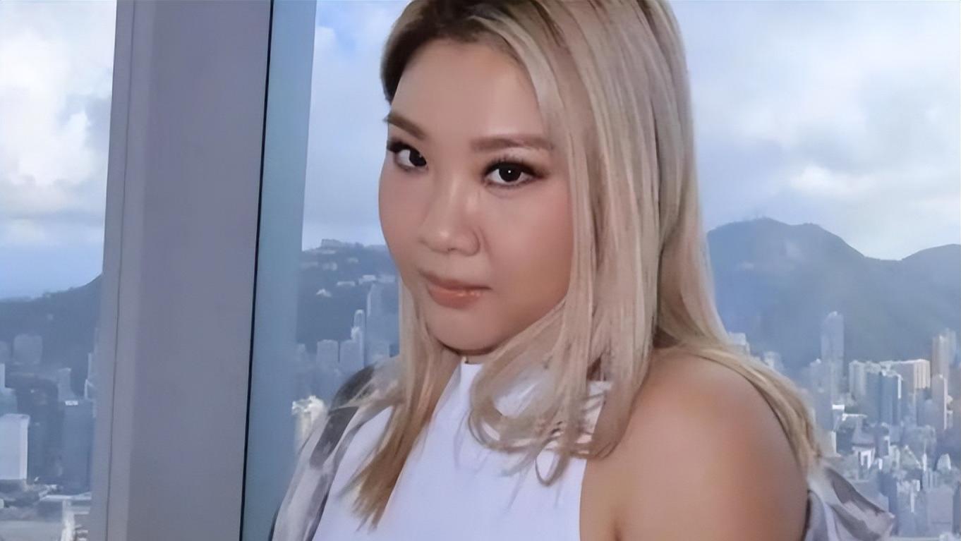 曝郑欣宜近况：抑郁发作不敢见人，被公司放弃，曾向李玟求救未果