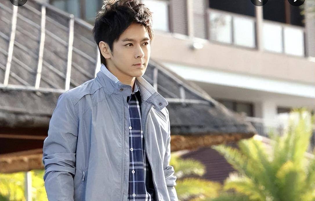 林志颖|49岁林志颖重回赛车场!车祸后身形似纸片人,消瘦纤弱却依然勇敢