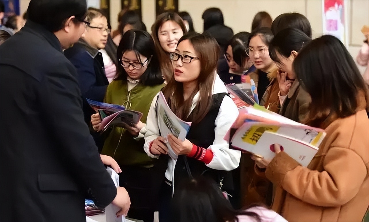 招聘|工作吃亏后才知道的痛，校招和社招差距有所不同，但愿你没选错