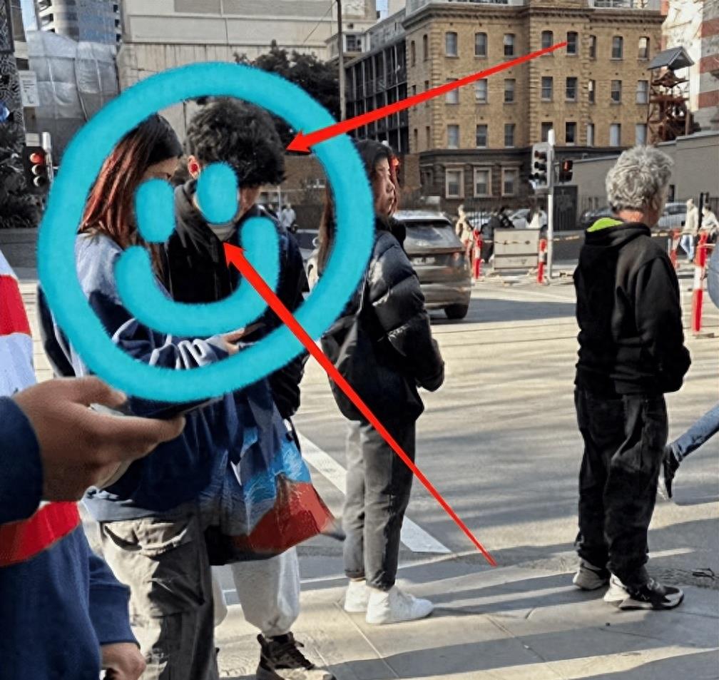 港媒曝张柏芝停工真相！“家暴男”孙东海死性不改，孩子都不放过