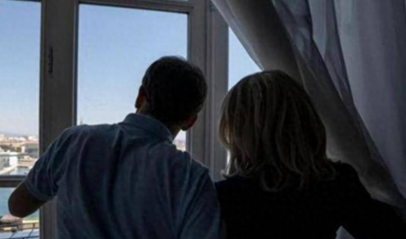 马克龙有多爱布丽吉特？把她的照片复原成少女，还把自己变成了老头