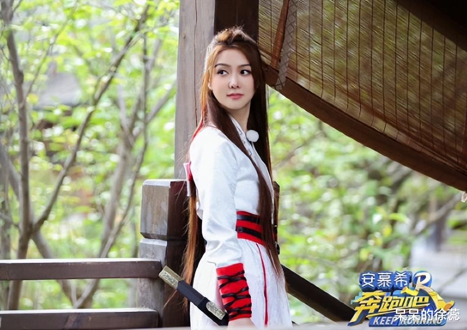 白鹿|暂别baby后，《跑男》迎新女神，颜值不输白鹿，实力让周深佩服