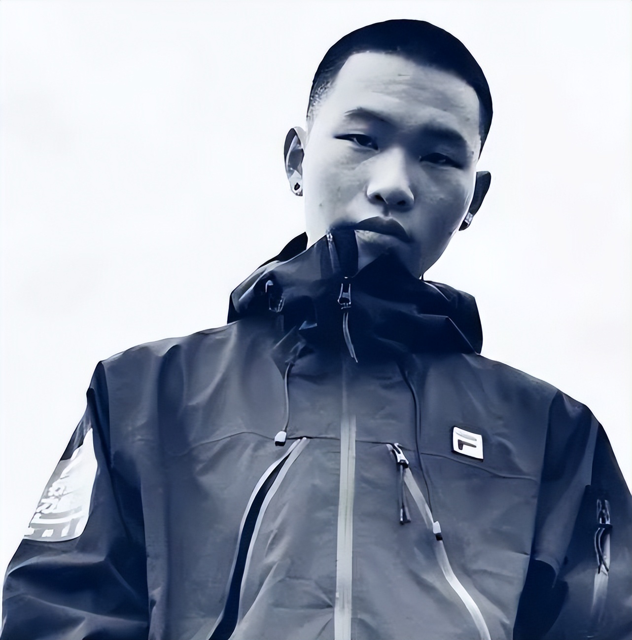 陈坤|陈坤儿子居国外晒豪宅,穿2万外套五官普通显老,皮肤黝黑不像爸