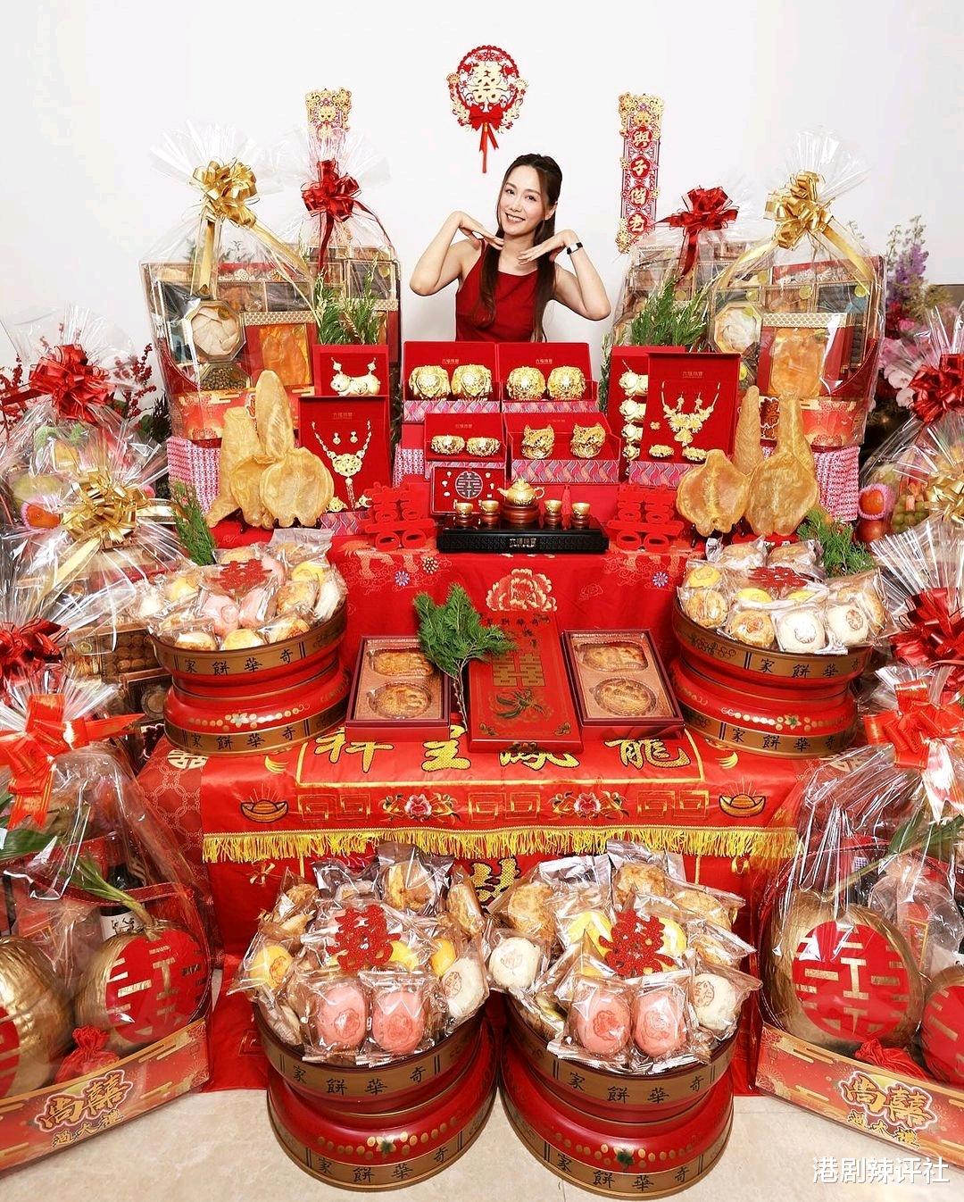 TVB视帝豪掷千金过大礼，女友甜蜜秀恩爱，颁奖礼再拿大奖胜算高