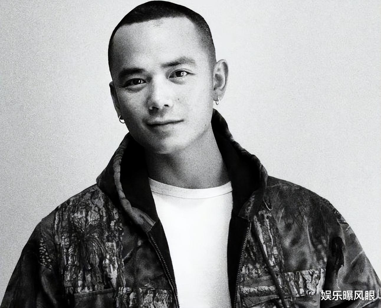 毕夏携张恒远遗照神山祈福,三步一叩额头磕肿淤青,女神张敏陪伴