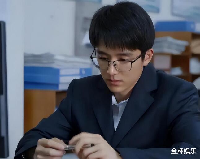 张颂文|张颂文微博评选惜败张新成!让我想到了热巴战胜殷桃的那届金鹰奖