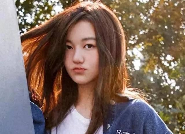 李嫣总算拿掉“兔唇”标签,整容后美出新高度,神似年轻时的王菲