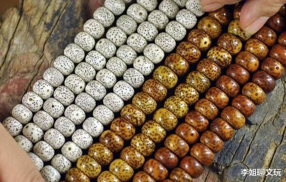 比较结实的几种“文玩”，不怕温度不怕汗水，盘玩出来非常好看