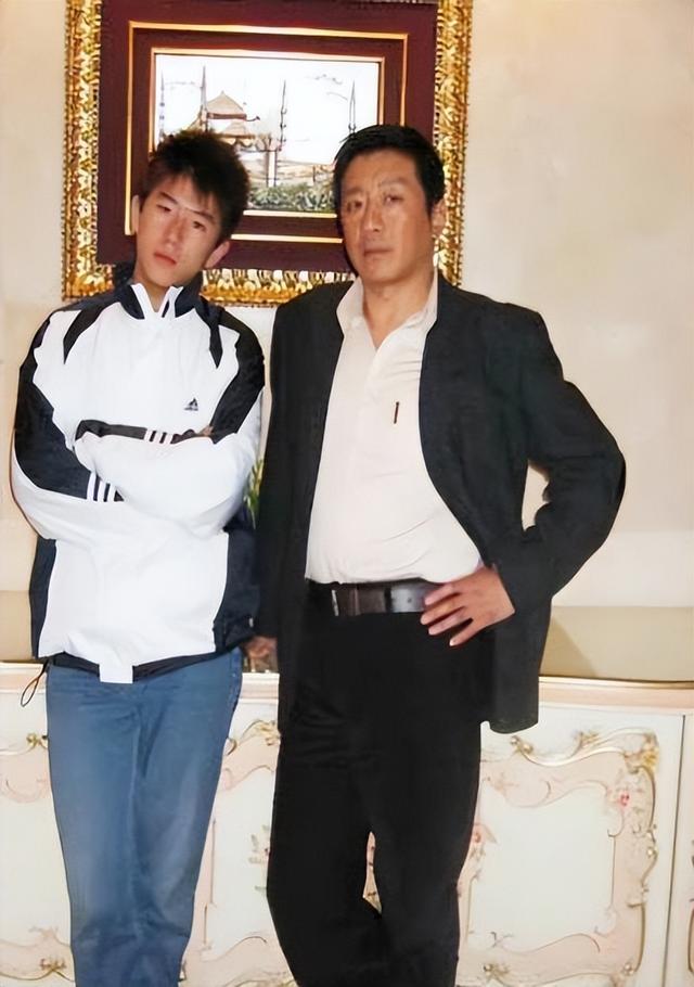 丁勇岱:对赵雪华一见钟情,相爱36年零绯闻,如今儿子成唯一心病