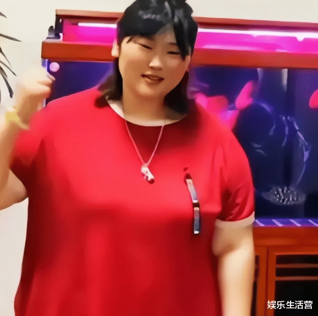 曝朱雪梅未婚夫离异带4岁儿,经营小卖部家中无女性,网友:退婚