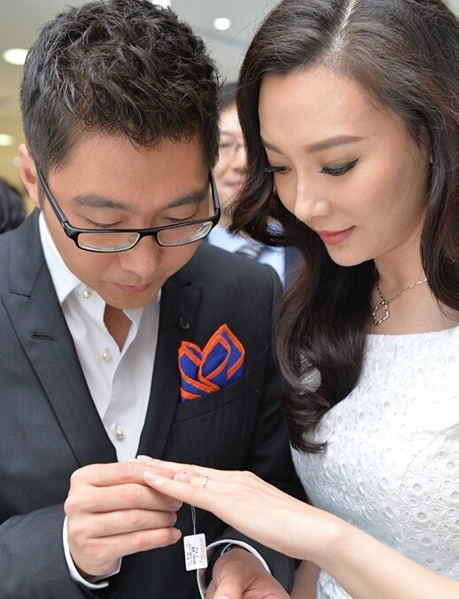 陈数|45岁陈数定居广东省城!过年与老公赵胤胤秀恩爱,结婚12年没生子