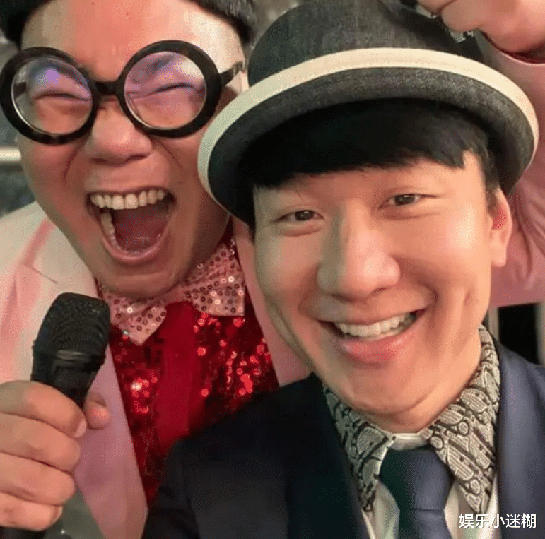 恭喜!林俊杰晒抱娃照,嘟嘴对视、娃像妈,祖孙三代同框显温馨