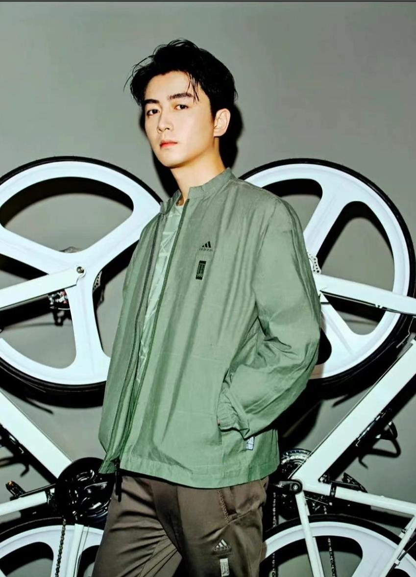 宝格丽事件至今没明星解约,新疆棉事件背刺有多爽,现在就多尴尬