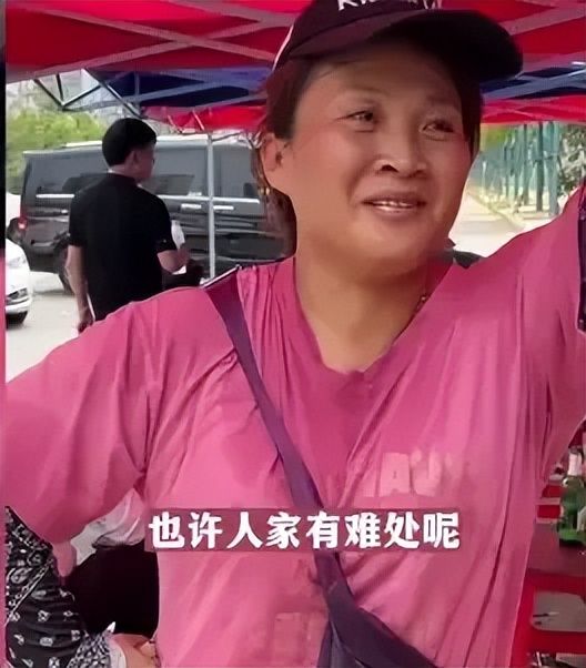 食材|“10元盒饭姐”火了!却怎么也开心不起来:菜被贪便宜的人搞走了