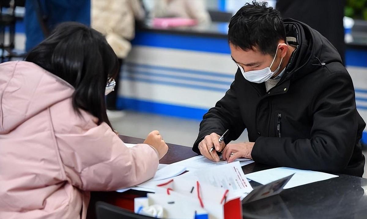 “铁饭碗”前5强揭晓!医生竟未上榜,第一名居然是它?