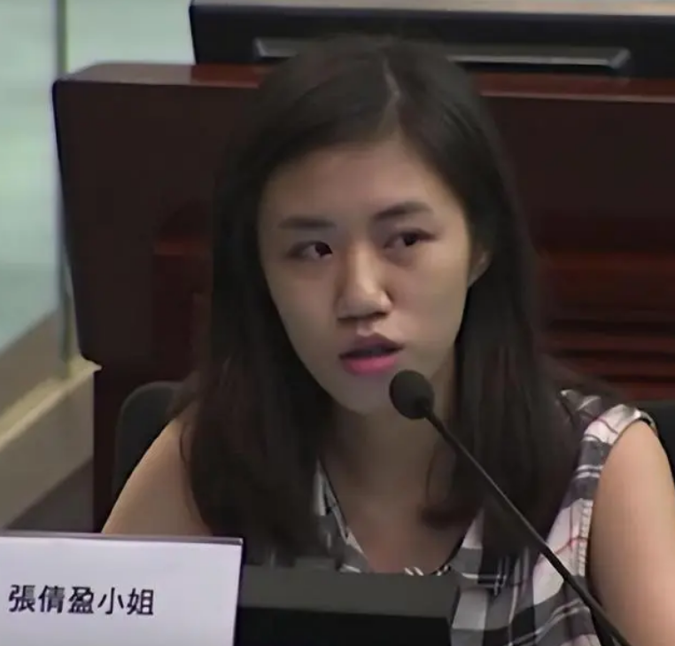 "香港女大学生"张倩盈,称"听到国歌就想吐",女官员怒斥:请离开 - 文化
