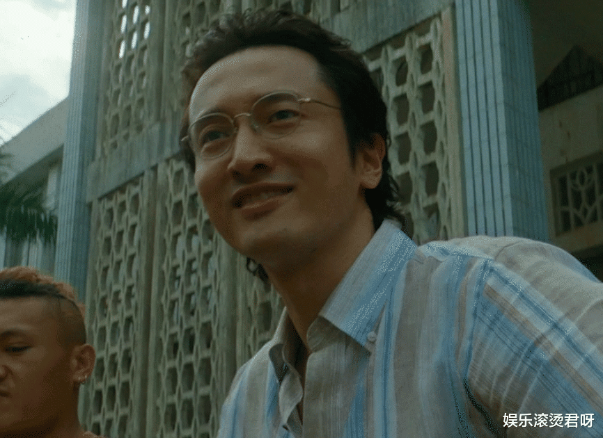 《孤注一掷》告诉我们:只要配角足够稳,主角都有可能沦为背景板