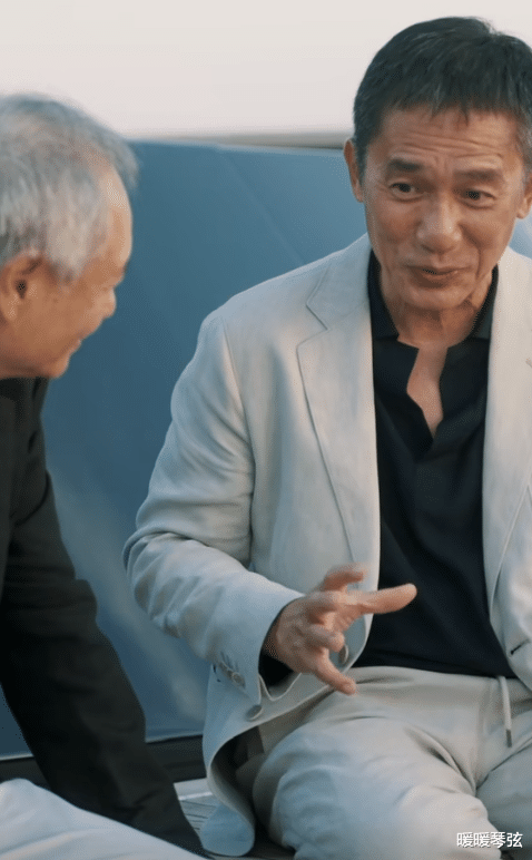 刘嘉玲携家人国外游,弟媳出镜染粉色头发,叹:59岁第一次坐邮轮