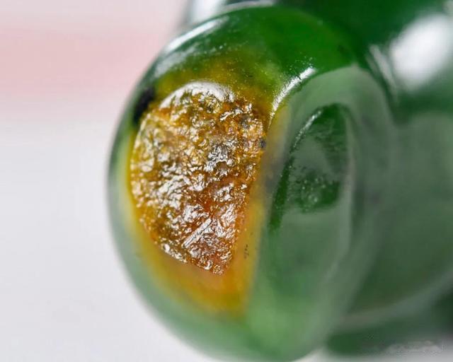 菠菜|“被绿”的和田玉!与翠色截然不同的碧玉籽料巧雕“貔貅”!