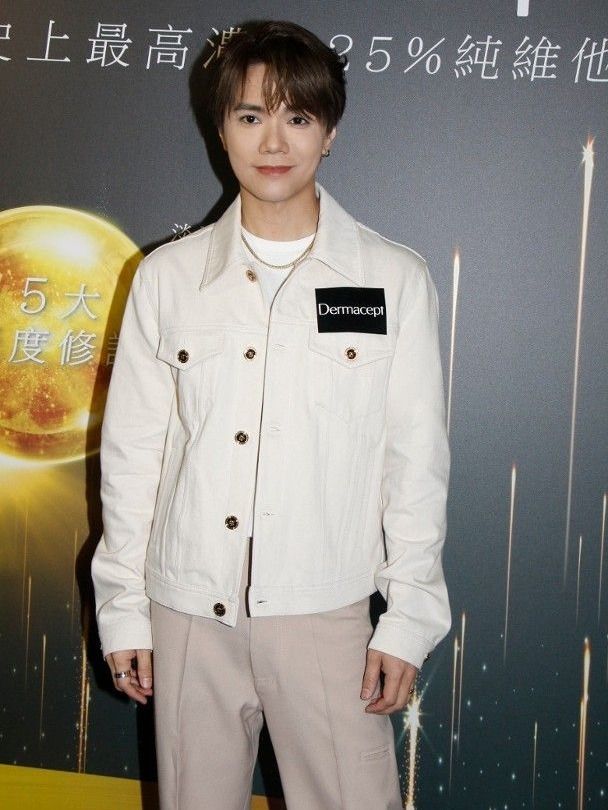 突发!张敬轩发生车祸,路虎车保险杠被撞飞,损毁严重,伤情曝光