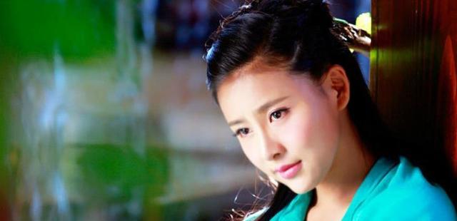 贾青:搞“四角恋”,扑倒男导演,隐藏在清纯外表下的“女海王”