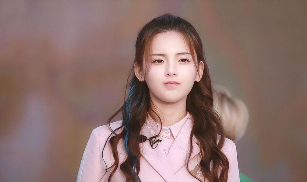 阿娇|同为“草根出身”,杨超越却走上了与赵丽颖截然不同的道路