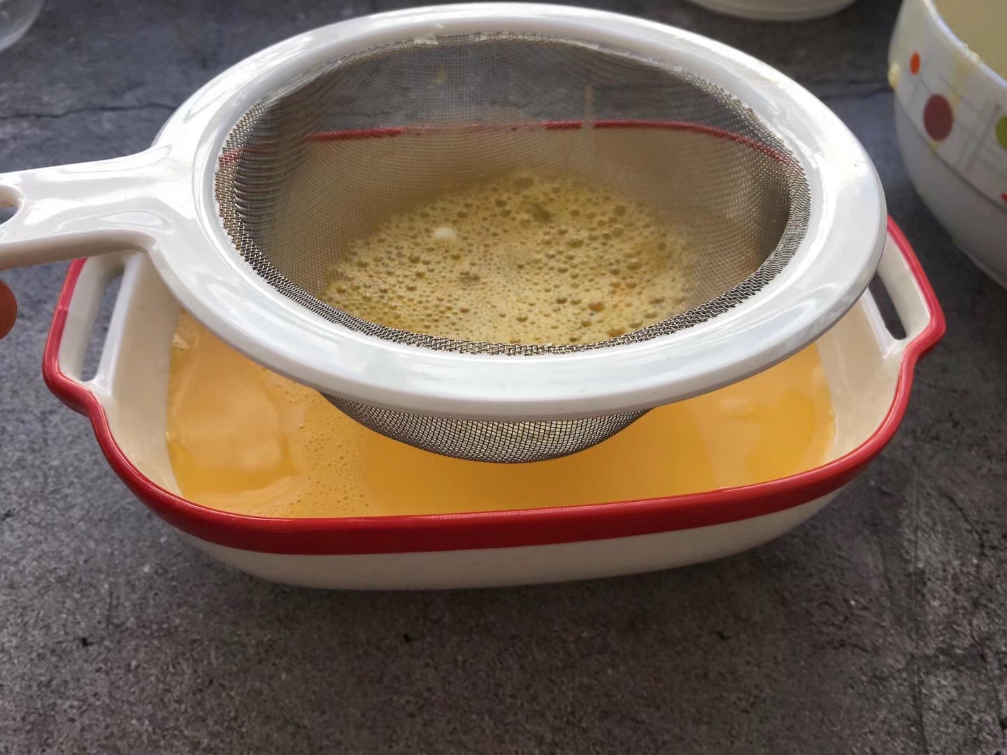 |奶香四溢鸡蛋布丁，细腻如丝每一口都是幸福的味道，回味无穷的甜蜜诱惑