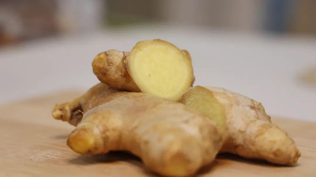 多种疾病引起的呕吐、呃逆、反胃，一个奇妙的方剂，仅仅2味中药