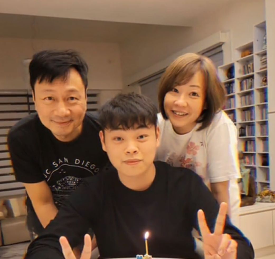 6位来内地娶妻的中老年港星:娶富婆、买豪宅,他比妻子大40岁