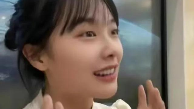 幼师|美女幼师挖呀挖呀爆火网络，直播间嘉年华刷到流泪，堪比当年章泽天