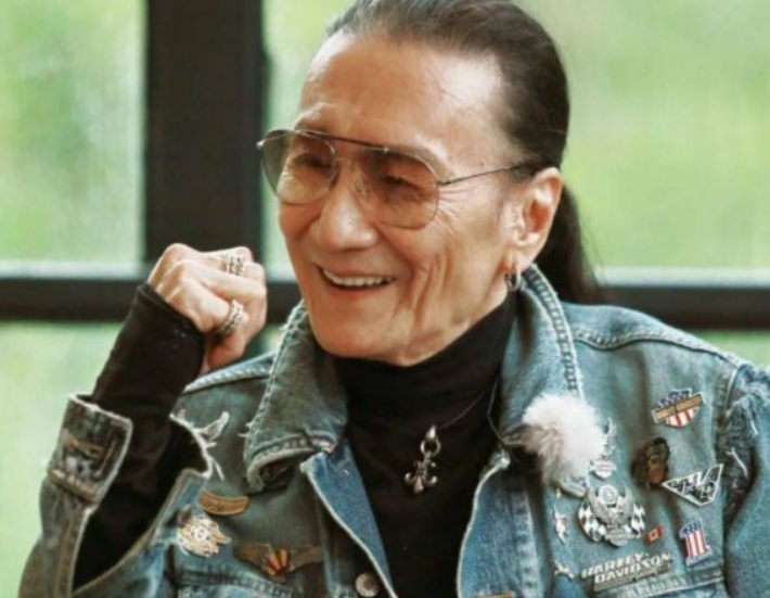 港媒曝:谢贤病危入ICU,强打精神交代后事,谢霆锋紧急返港!