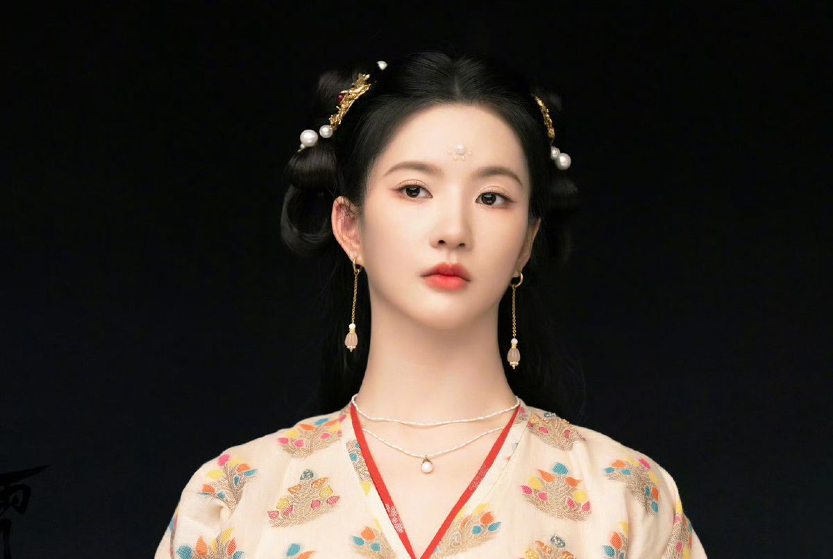 于正新剧官宣,但凡女主颜值拉挎点,都压不住这群绝色女配,期待