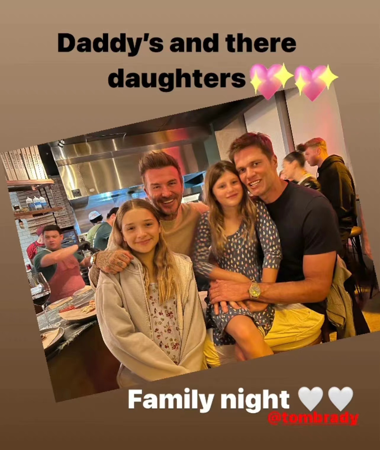 布罗迪|小七长大了!老爸贝克汉姆带小七参加晚宴,汤姆布罗迪父子亮相