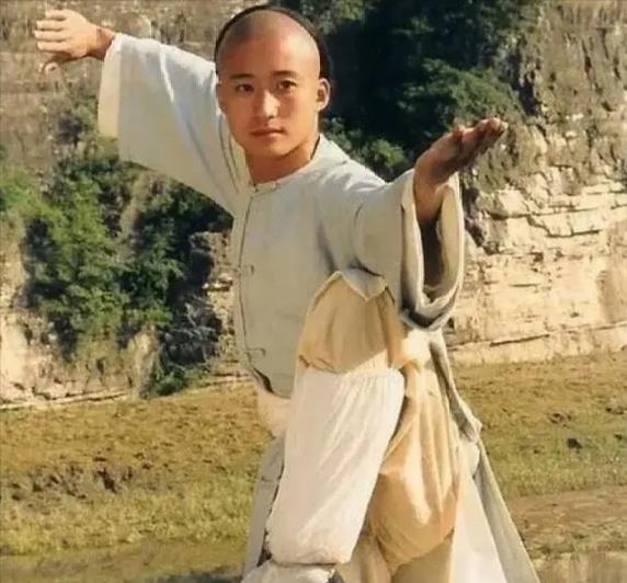 三体|吴京剑走偏锋重回老本行,路走对了,男主也选对了,女主全毁了!