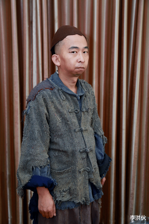 巨兴茂|导演巨兴茂小娇妻生产在即晒孕照,手托大肚很幸福,日子过得有滋有味